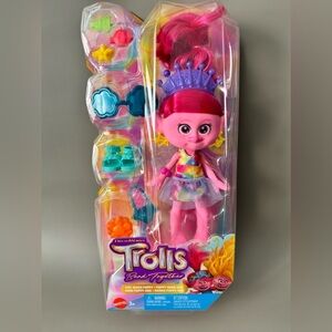 Dreamworks Trolls Fashion Doll & 10+ Styling Accessories